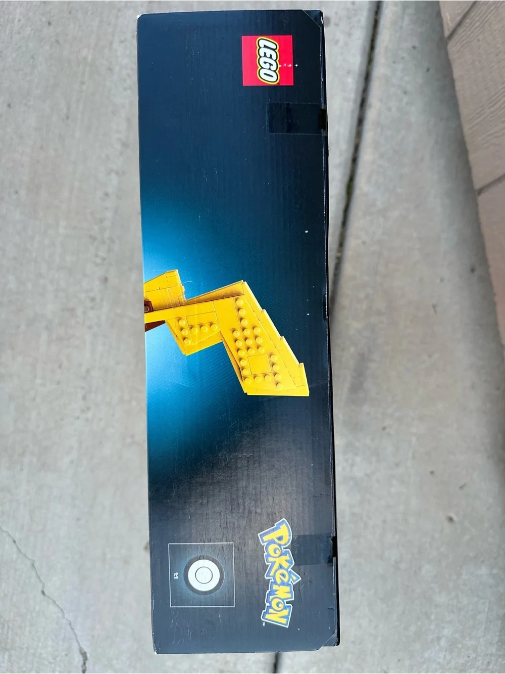 NIB / LEGO Pokémon Pikachu and Poké Ball Building Set - Yellow